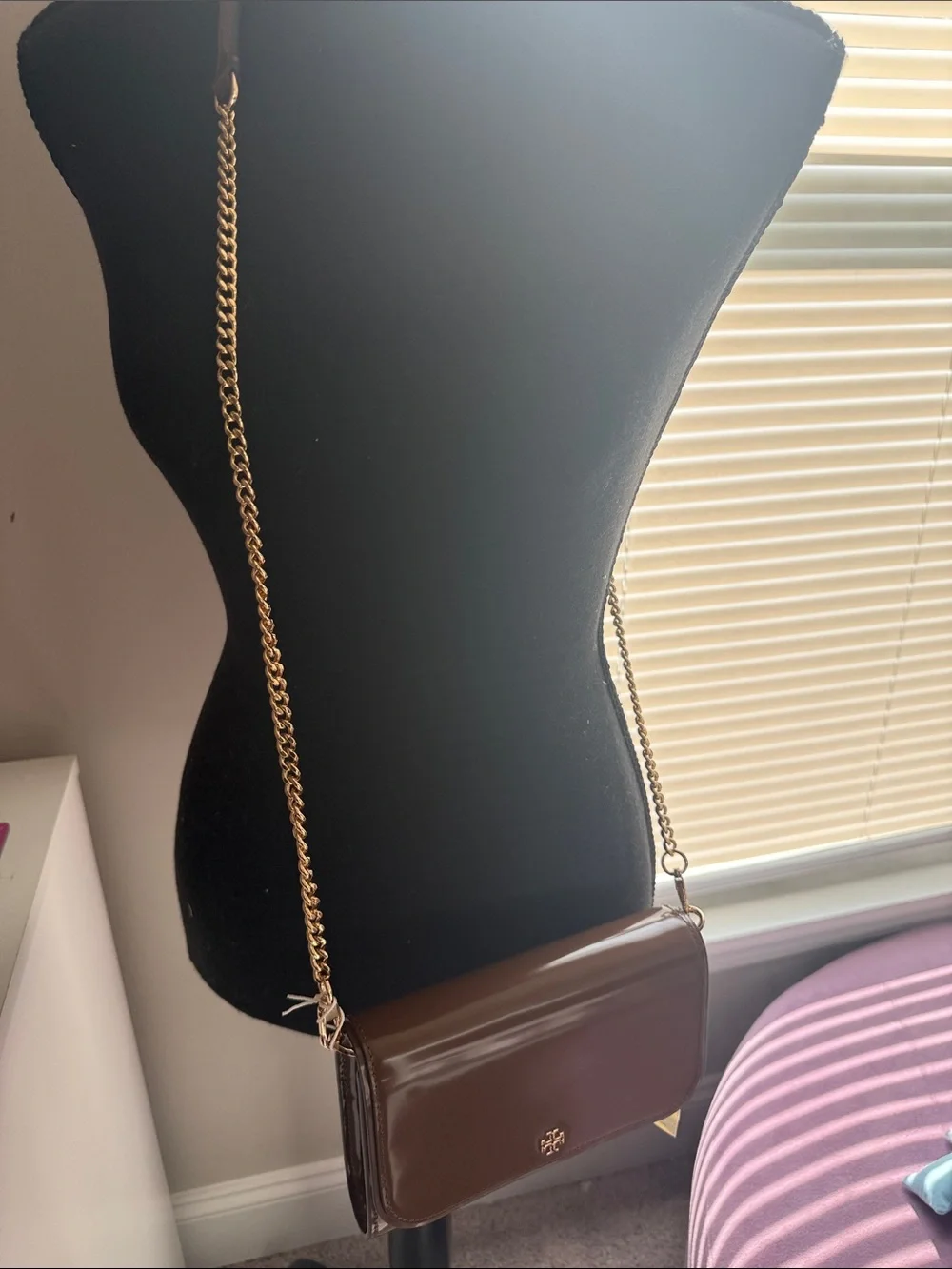 Tory Burch Emerson Smooth Chain Wallet in Rich Walnut